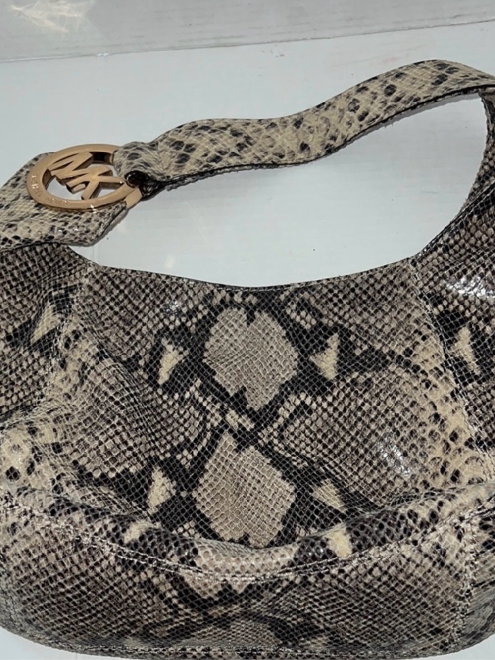 Michael Kors Taupe Snake-Print Shoulder Bag/ Black  Wallet Incuded - Picture 2 of 11
